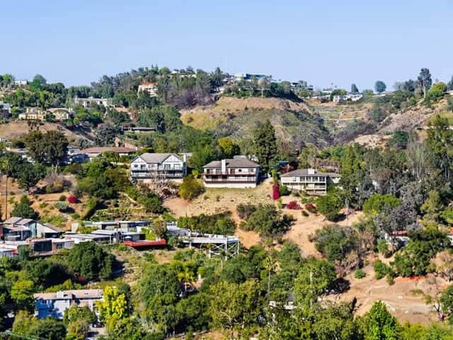 lux-international-bel-air-neighborhood