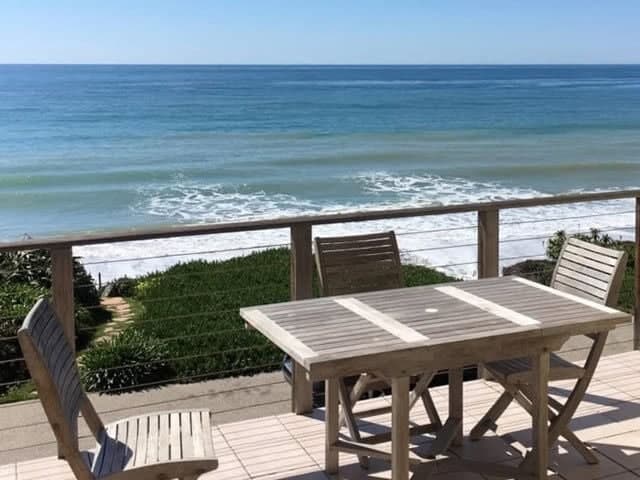 lux-international-malibu-neighborhood