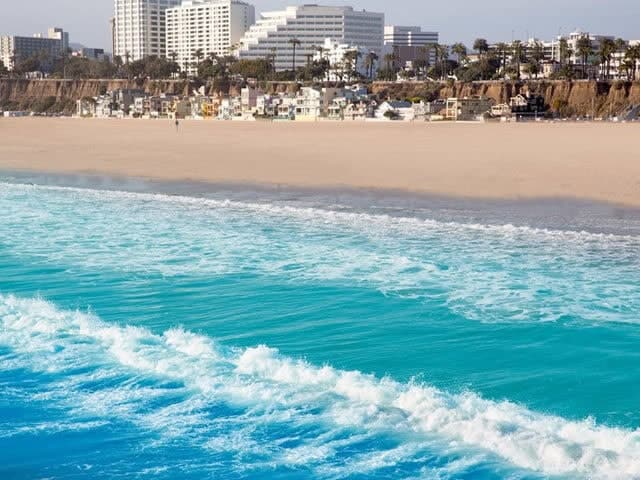 lux-international-santa-monica-neighborhood